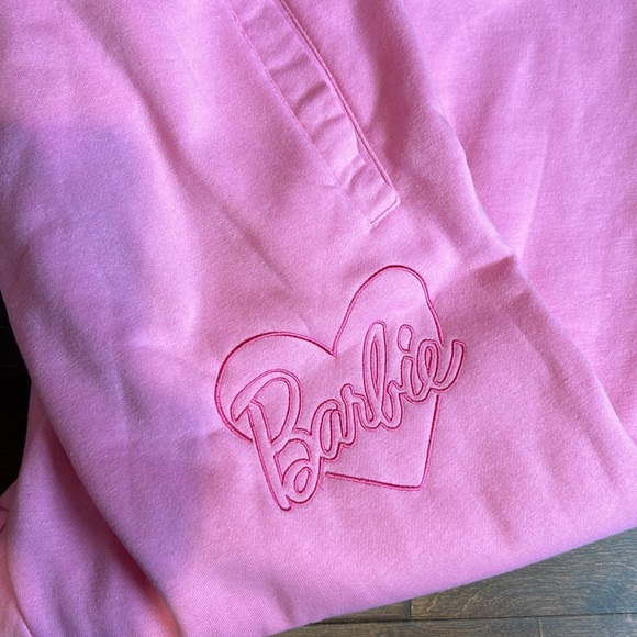 BARBIE Pink Sweatsuit Set Sweatpants Sweatshirt Pullover Hearts Varsity Sz XL - Picture 4 of 4